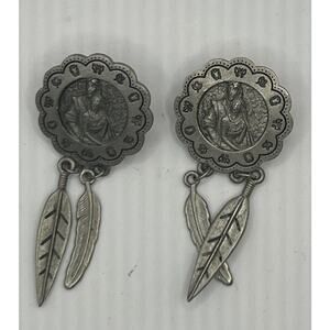 Disney Rare Pocahontas Pewter Oval & Feather Dangle Earrings Oops Daisy John